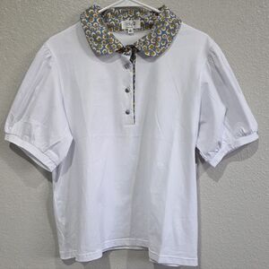 XL White Polo Top with Daisy Collar